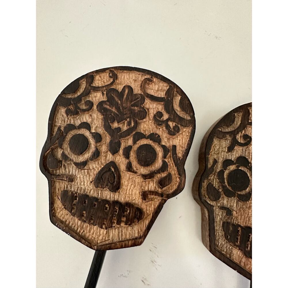 Halloween Skull Rustic Wood Hook Hangers - Picture 12 of 13